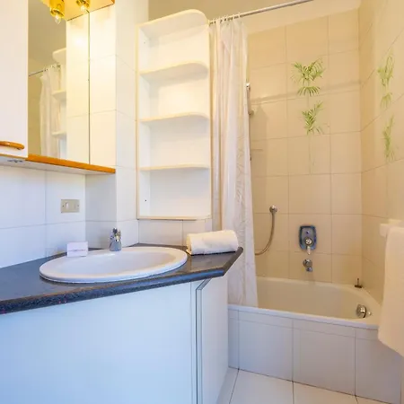 Gaya 2br With Terrace - Happy Lejlighed
