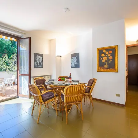 Lejlighed Gaya 2br With Terrace - Happy