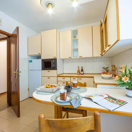 Gaya 2br With Terrace - Happy Lejlighed *