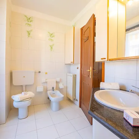 Lejlighed Gaya 2br With Terrace - Happy Stresa