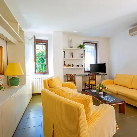 Lejlighed Gaya 2br With Terrace - Happy