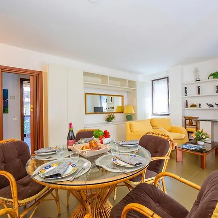 Gaya 2br With Terrace - Happy Lejlighed Stresa
