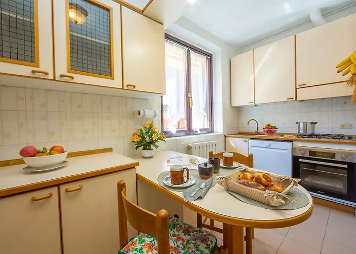 Gaya Center - Happy * Stresa